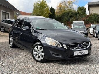 Volvo V60 1.6i (110kw) combi - tažné - servis jen VOLVO