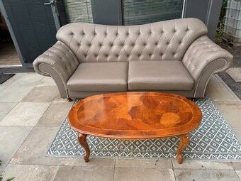 Pohovka Chesterfield