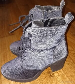 ŠEDÉ SEMIŠOVÉ KOTNÍKOVÉ BOTY NA PODPATKU - VEL.38=
