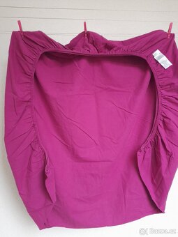 Různá prostěradla - žluté, fialové a bílé