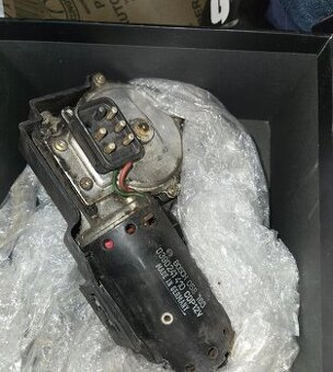 MERCEDES BOSH MOTOR STĚRAČŮ NA E60 E500 W124 C124 S124 A124