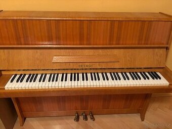 Pianino PETROF