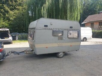 Chateau Elite 320 z 1979