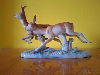 Srnky běžící Luxor porcelánova socha Royal dux Duchcov