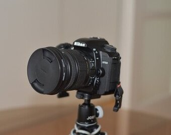 Nikon D7500 + Sigma DC 17-50mm