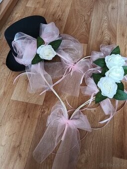 Svatební výzdoba na auta-