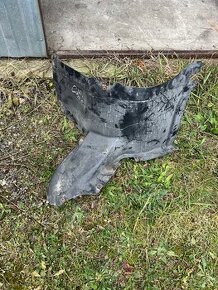 Golf V podběh pravý přední