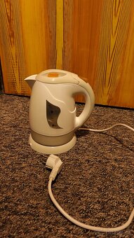 Rychlovarná konvice 1,2 l – funkční