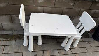 Dětský stolek a židličky