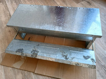 Nášlapné krmítko pro slepice