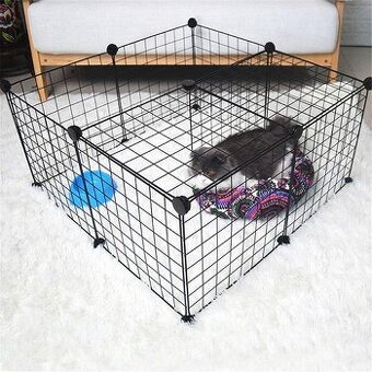 Menší ohrádka pro morčata apod.