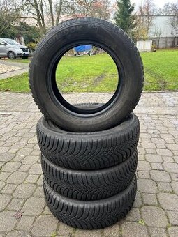 Celoročni Pneumatiky Pirelli 235/50 R19