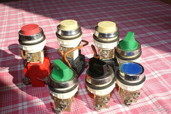 Ovladače, kontrolky