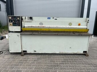 76. Tabulové nůžky NTC 2500/4