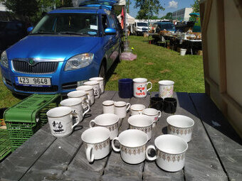 skleničky hrníčky,vázičky a ostatní