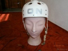 retro hokejová helma,přilba,samolepky MS v hokeji - 1