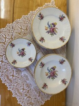 Svatební porcelán Bernadotte 56, vzor Kosatec, zlatě lemován