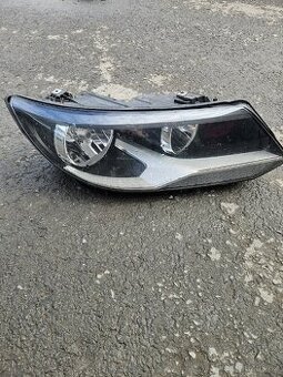 Tiguan Pravé přední světlo.