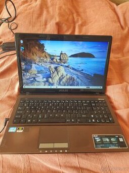 15,6" notebook Asus,i5 až 3,3ghz; 2gb grafika