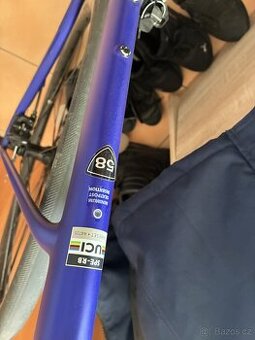 Prodám silniční kolo Specialized Roubaix model 2024-25