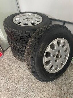 Pneu VRANÍK OR32 R13 obuté na ALU Mystery 4x100