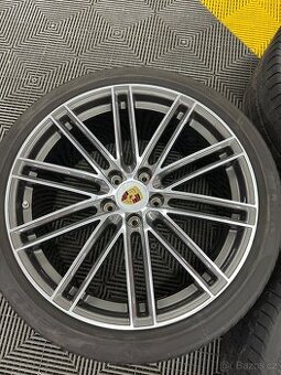 Original Porsche Cayenne TUrbo E3 diky R22, včetně pneu