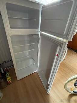 Lednička s mrazákem