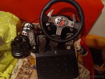 Volant k PC Logitech g25