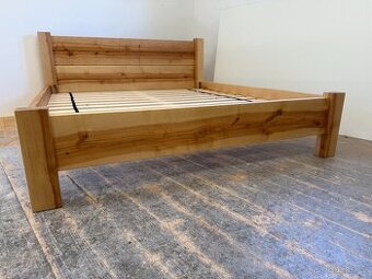 Manželská posteľ z brezoveho dreva