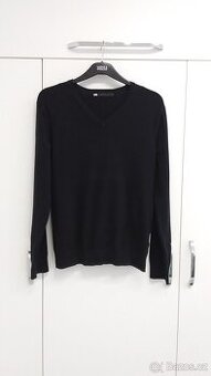 Černý svetřík vel. S zn. WE