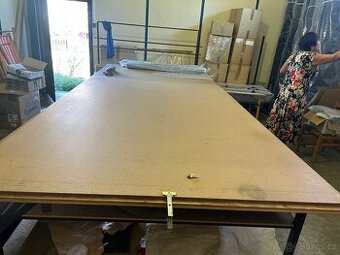 stůl (střihárenský)