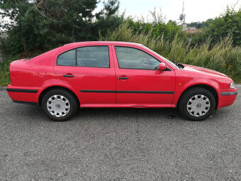 Náhradní díly na Škoda Octavia I červená 8151