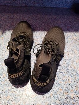 Outdoorové  boty vel 42  zánovní