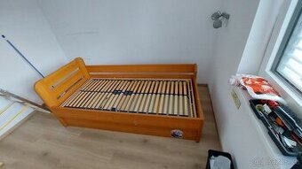 Postel s dekorem třešně