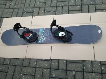 Snowboard Nidecker 146 cm..