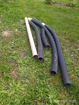 Geigery, husí krky, kolena, roury