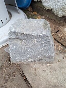 Dlažební kostky,velké