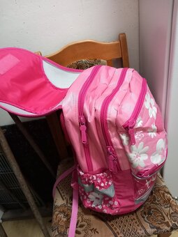 Školní  batoh,taška,aktovka,zn..Hello Kitty