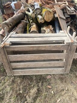 Dřevěná klec na prase, ovce a pod.