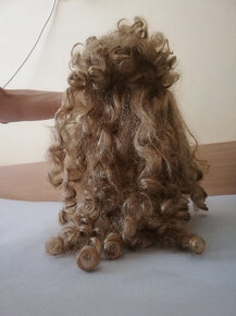 Prodám dětskou paruku.