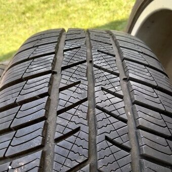 Zimní pneu 235/55R18HXL