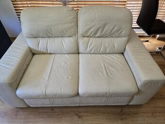 Prodám sedačku z pravé kůže, slonová kost, jako nová. výroba