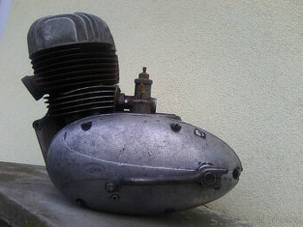 Jawa 350/360 - motor, podsedlové plechy, karburator