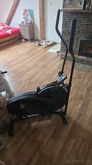eliptický trenažér Life fitness sport