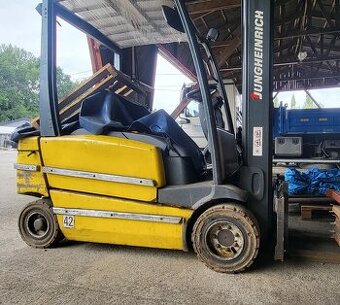 Vysokozdvižný vozík Jungheinrich EFG 320