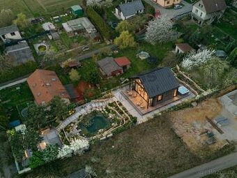 Prodej pozemku 1071m2 s rekreační chatou 39m2  v Plzni