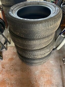 Zimní pneumatiky 215/65 R17 - 4 kusy