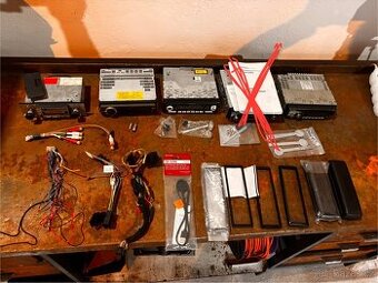 Autoradia Sony, Blaupunkt, Sanyo, Alpine