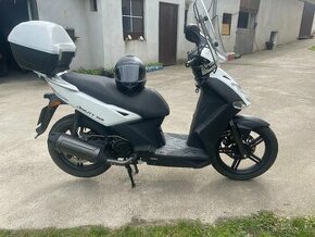 Kymco Agility 2010. 8000 km najeto. 8,7 kw