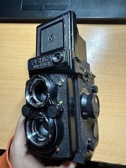 Yashica 124g